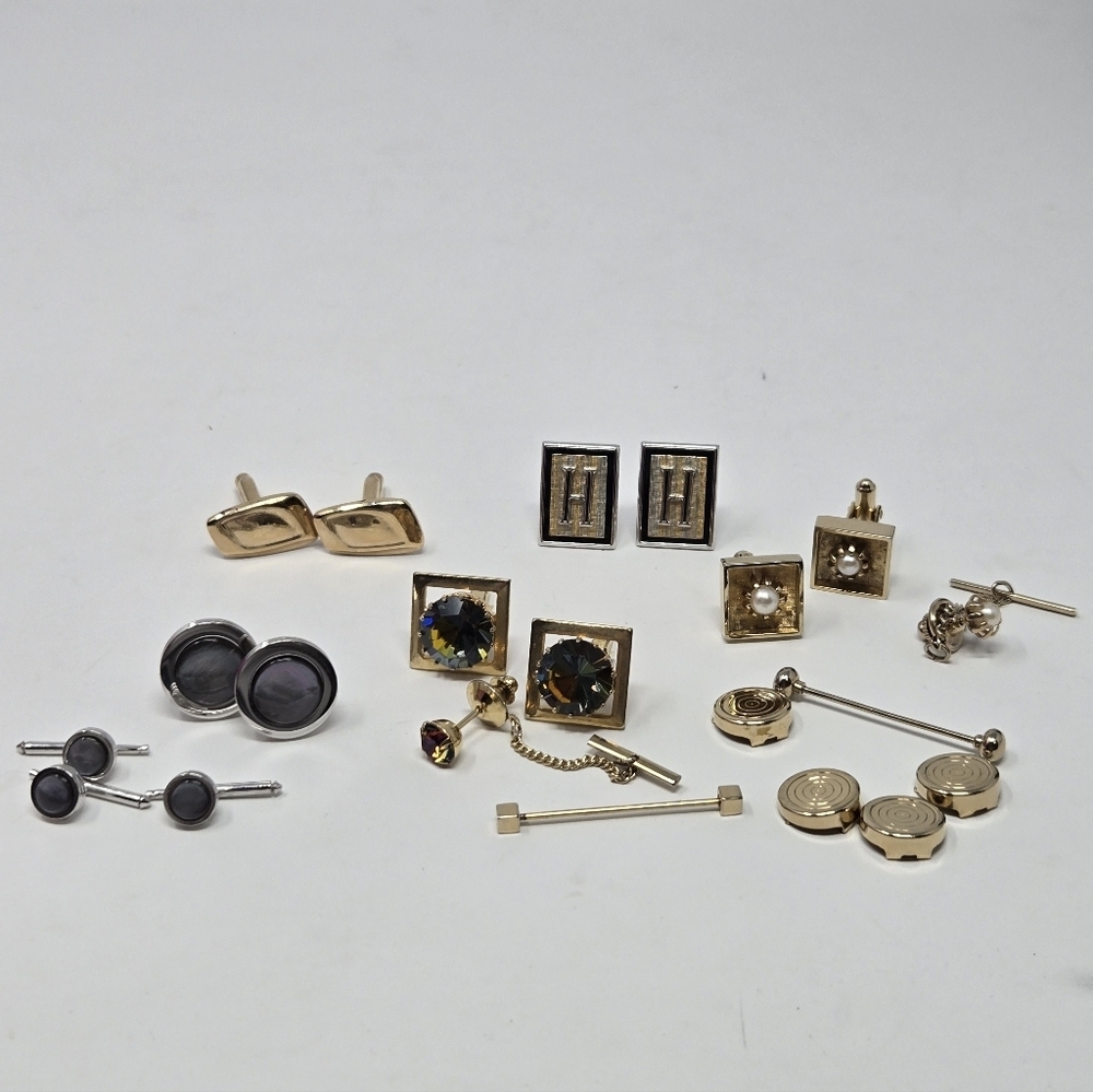 VINTAGE MENSWEAR ACCESSORY BUNDLE LOT OF 16 CUFFLINKS COLLAR BAR TIE PIN JEWELRY